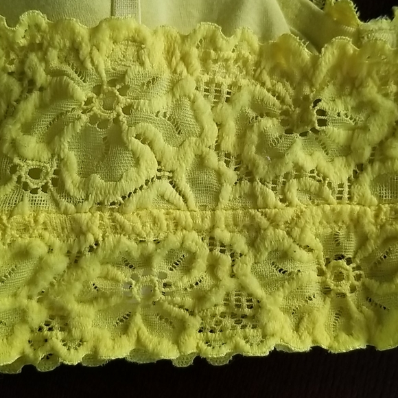 LLD Daisy yellow lace padded bralette - Picture 3 of 5